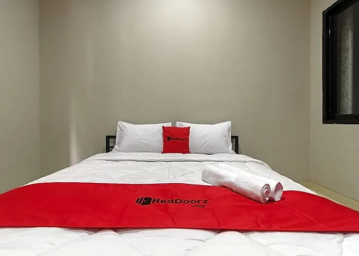 Reddoorz Near Puri Indah Mall Jakarta